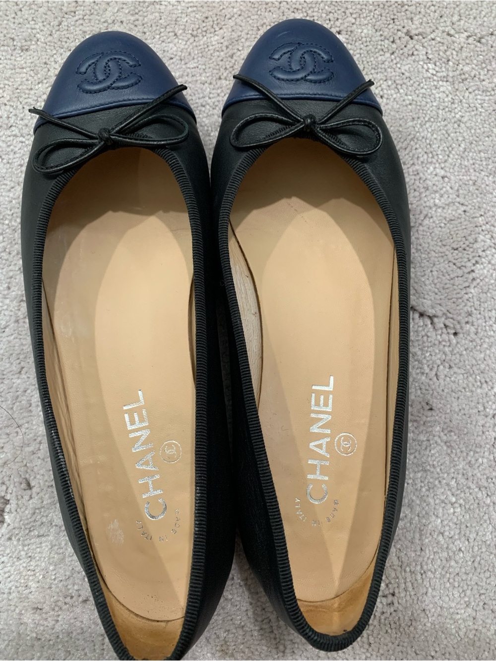 CHANEL Black and Navy Cap-Toe CC Ballet Flats size 40